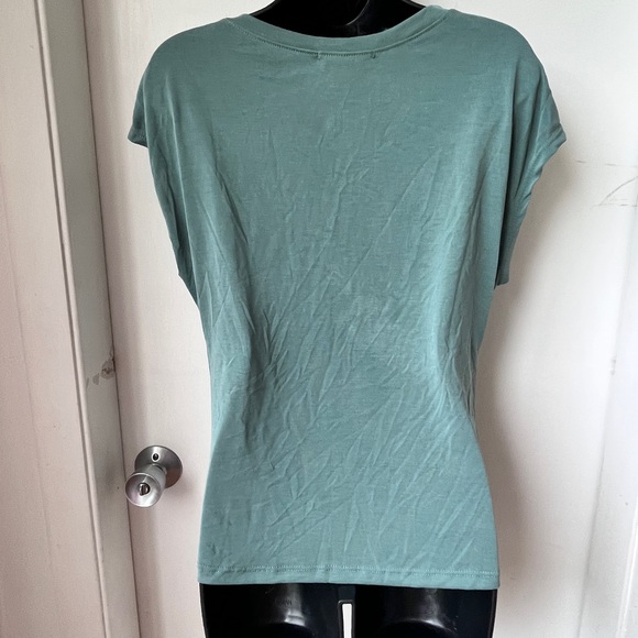 Gilli Short Sleeve Knot Twist Hem Tunic Blouse  size S - Picture 4 of 8